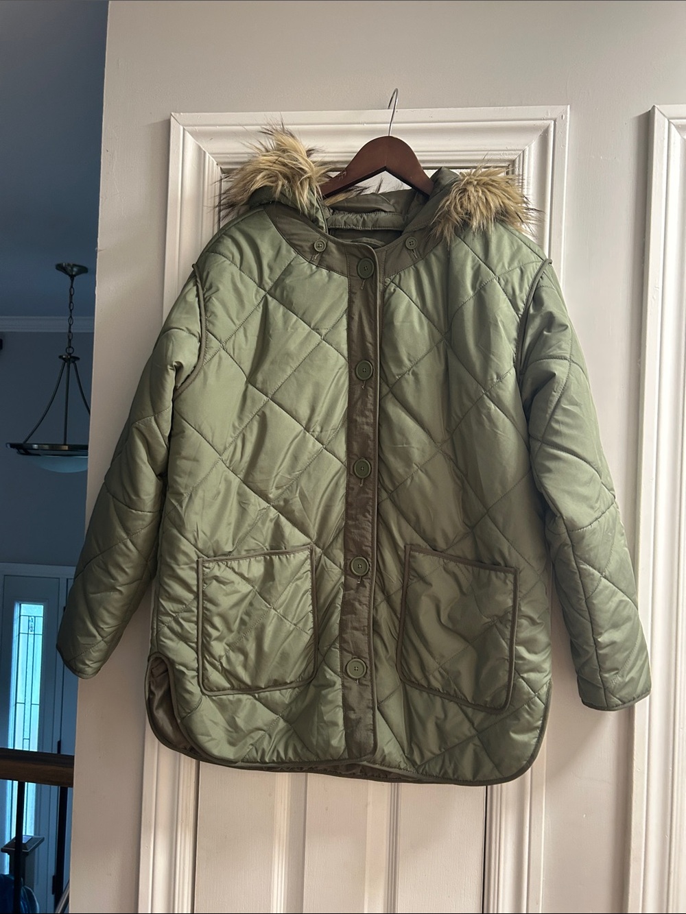 American Eagle Outfitters Olive Green Quilted Puffer Jacket with Faux Fur Trim